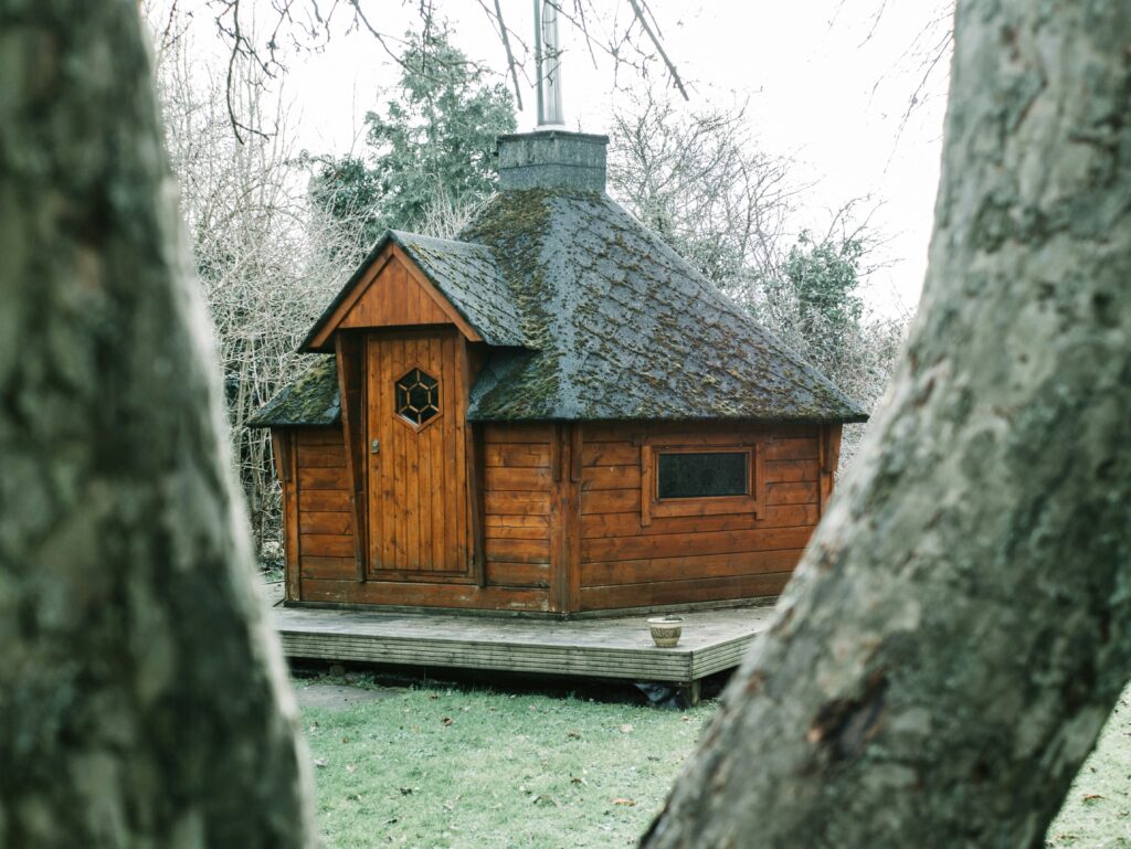 What Features Do Finnish Sauna Hats Have?